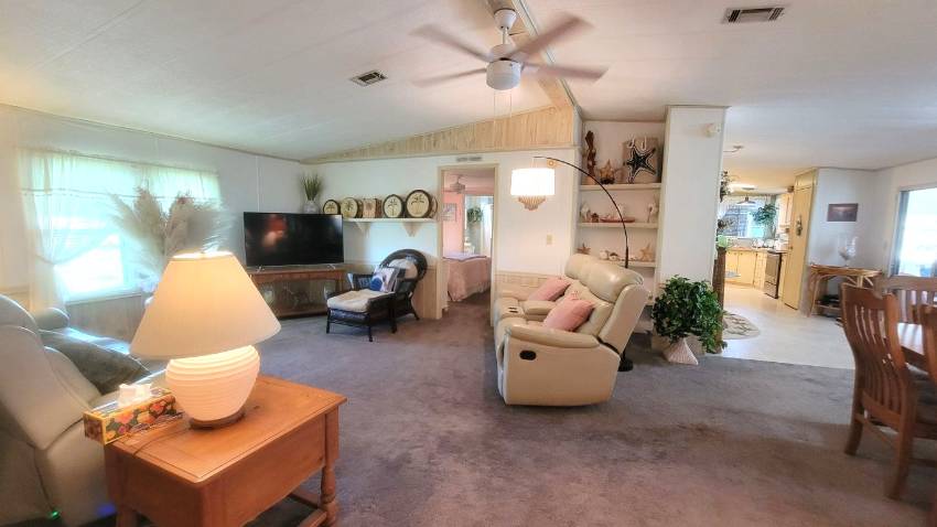 84 Emerald Dr. East a Dundee, FL Mobile or Manufactured Home for Sale